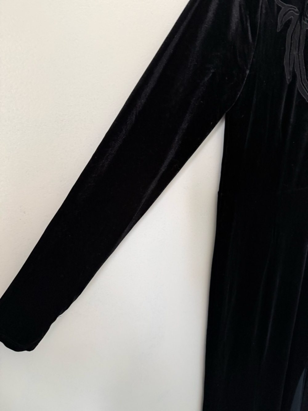 Disturbia Antivenom Black Velvet Long-Sleeve Gown with Thigh Slit - Picture 6 of 10